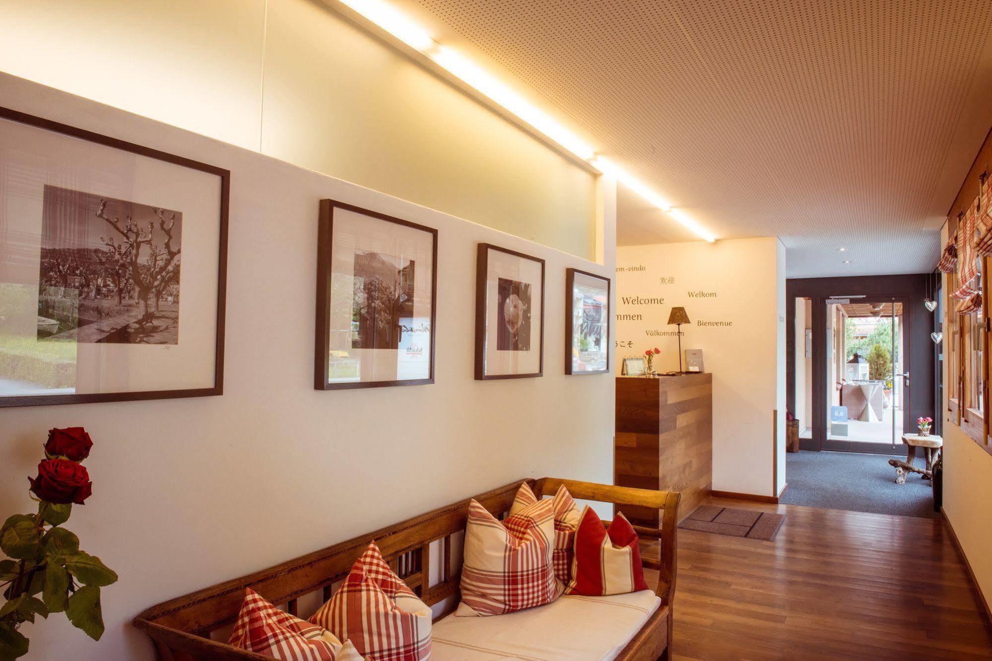 Hotel Weinstube Nendeln Exteriör bild
