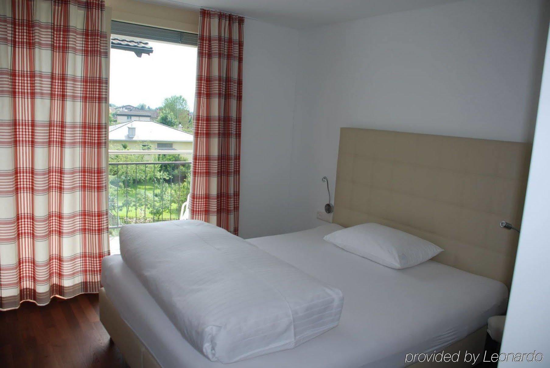 Hotel Weinstube Nendeln Exteriör bild