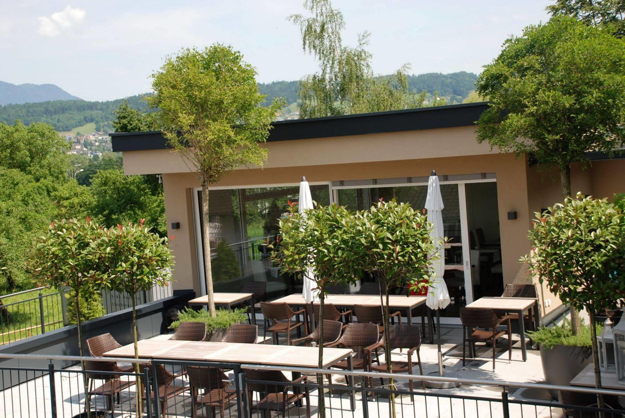Hotel Weinstube Nendeln Exteriör bild