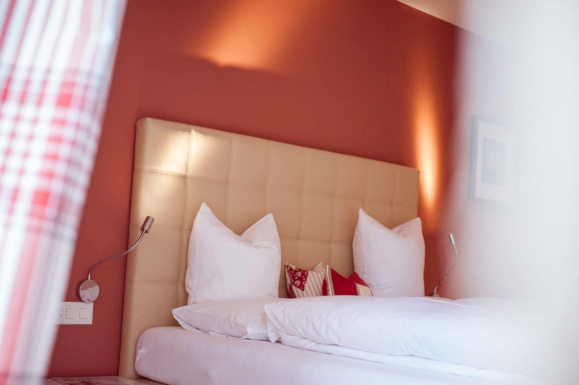 Hotel Weinstube Nendeln Exteriör bild